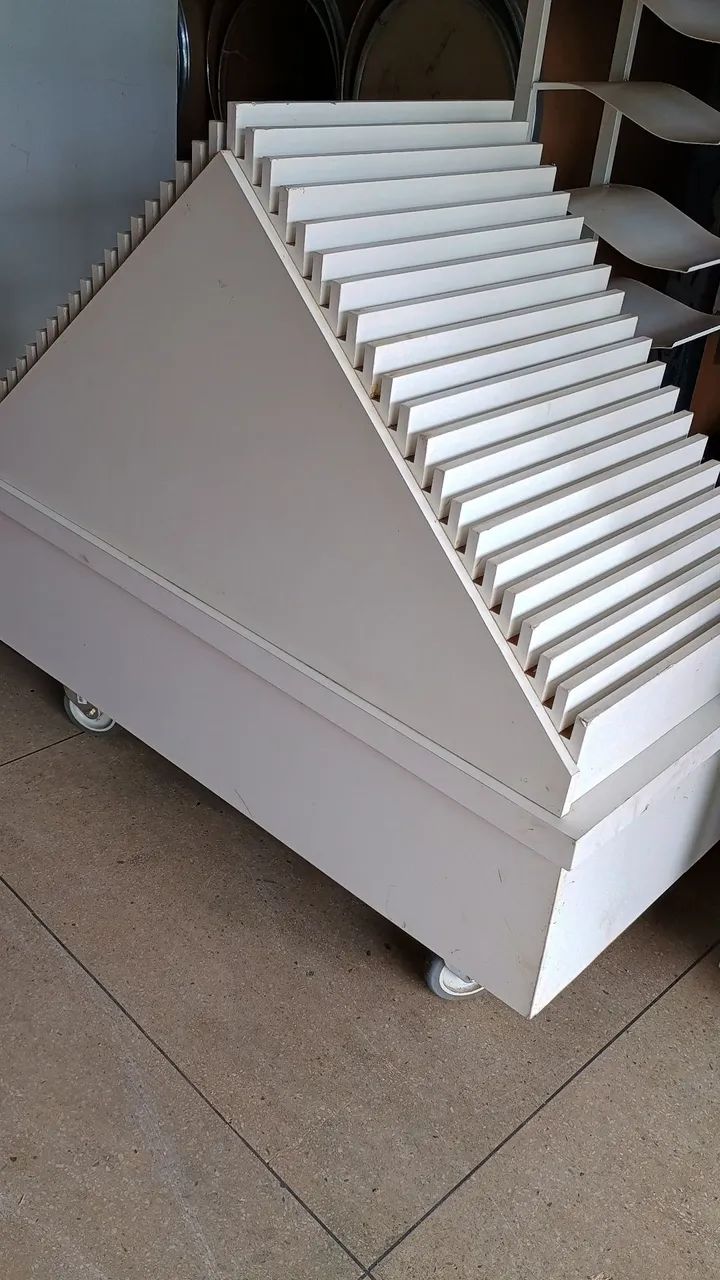 Expositor de piso para loja - Foto 5