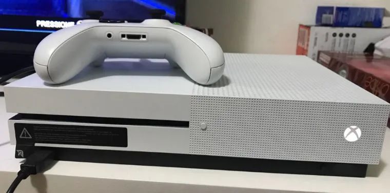 Xbox one slim 1tb controle e jogo aceito cartão 