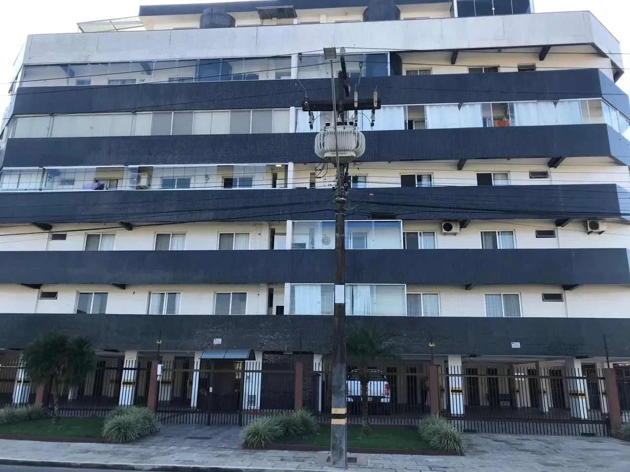 ÓTIMO AP N°104 NO CENTRO DE GUARATUBA PARA VENDA