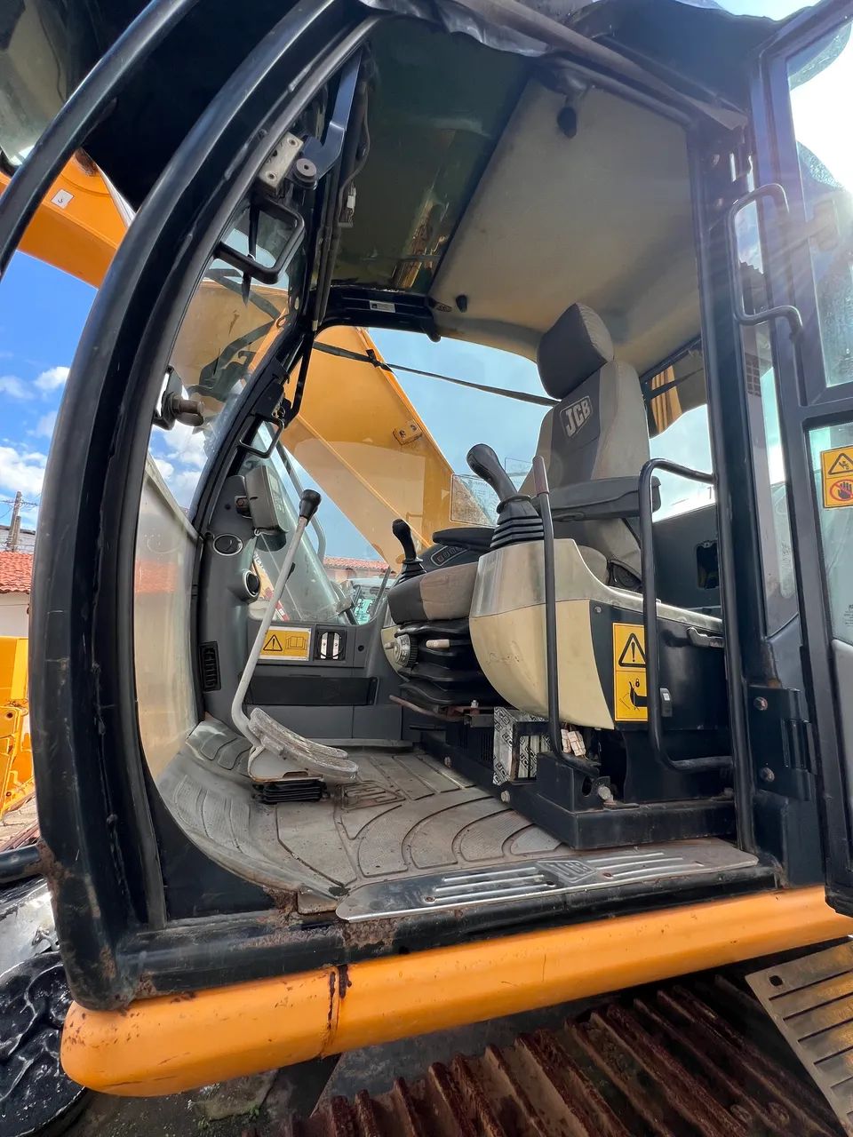 ESCAVADEIRA JCB JS 200 LX - Foto 3