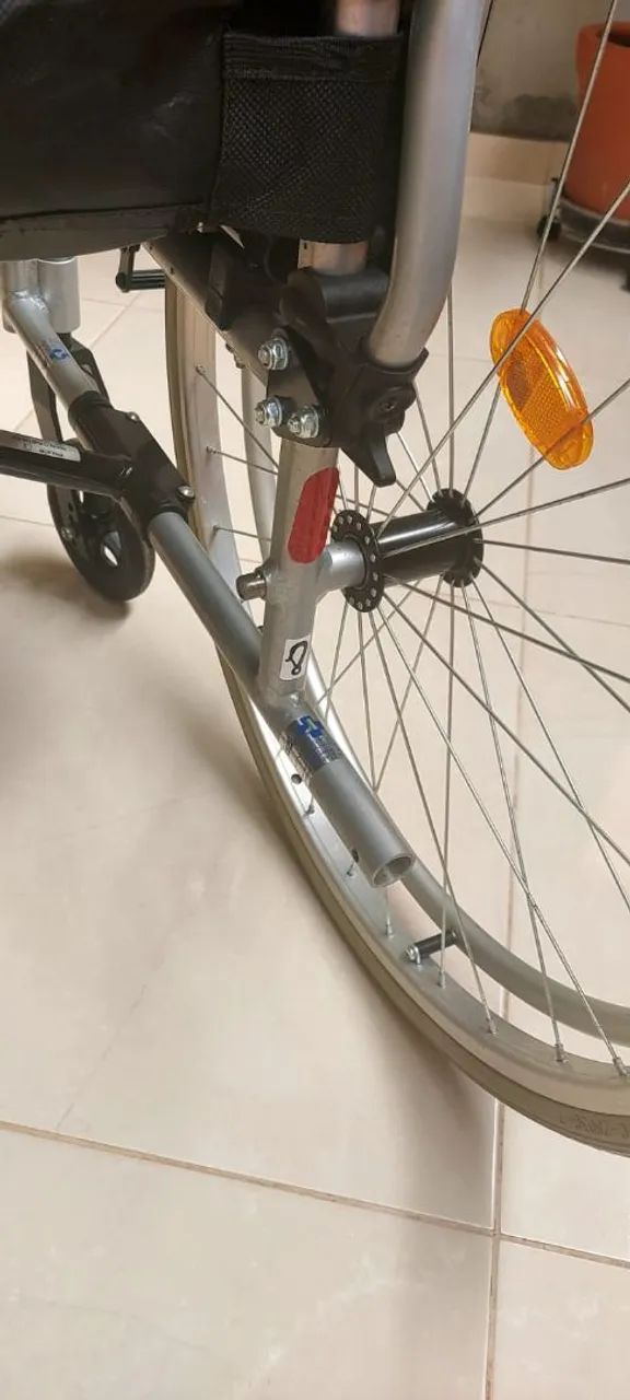 Cadeira de Rodas - Conforto e Mobilidade Garantidos - Foto 3