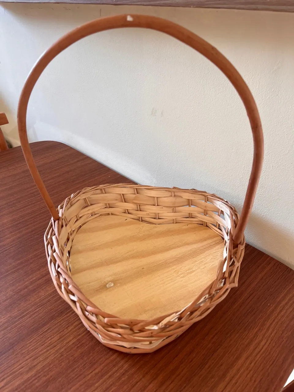Cesta de palha com alça