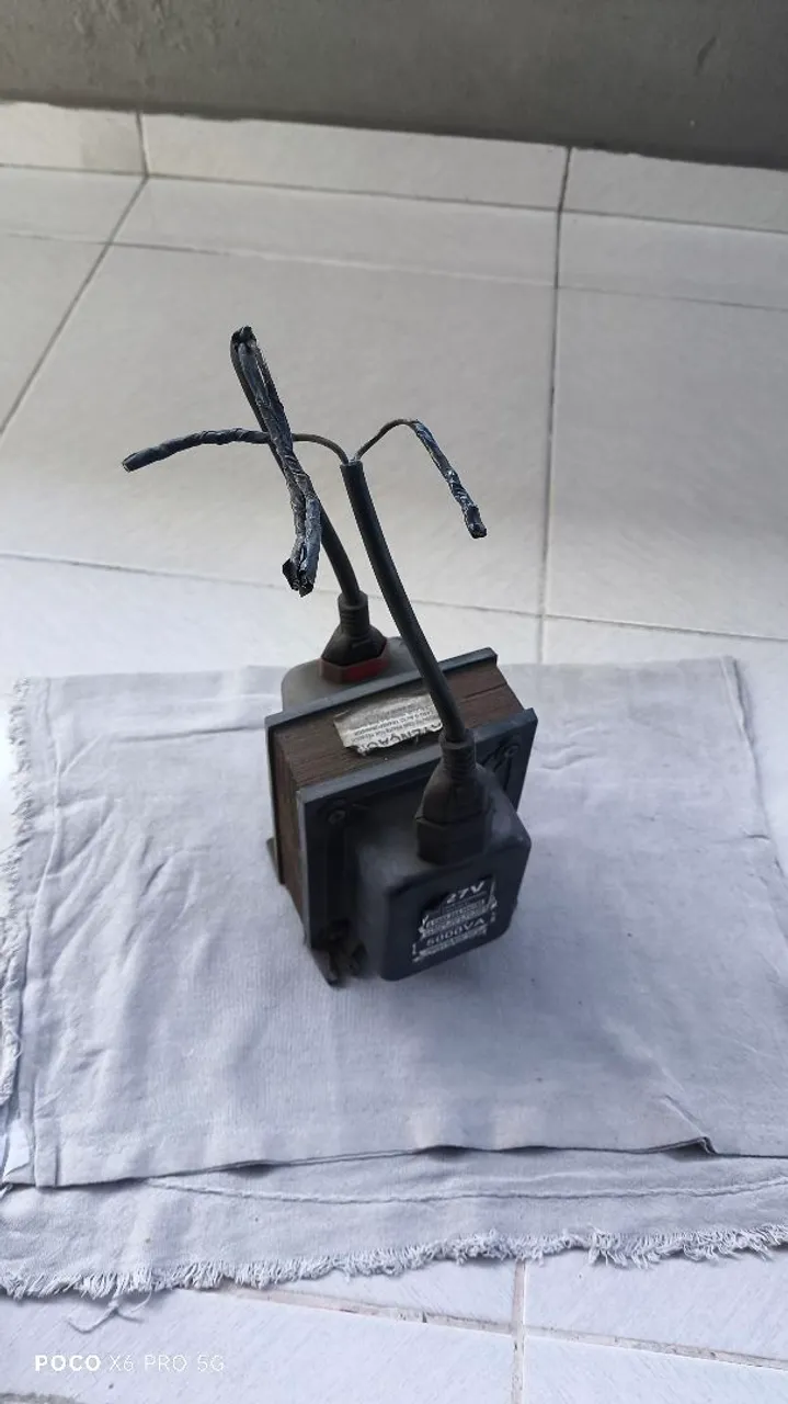 Transformador Elétrico 5000VA com Suporte