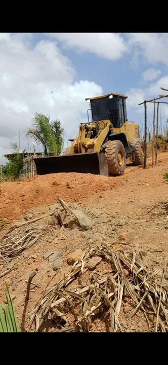 Fazemos limpeza de terreno e demoliçao de casa etc, venda de areia, brita e entulho