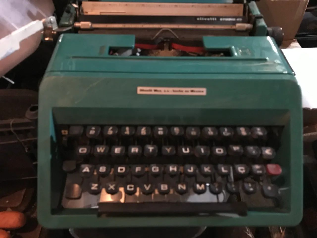 Máquina de escrever Olivetti verde  - Foto 5
