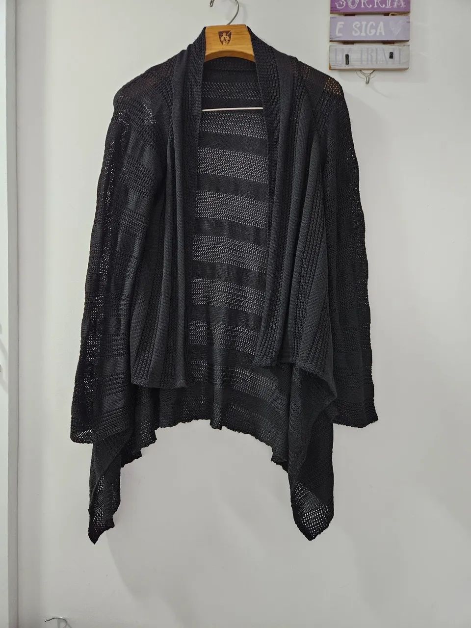 Cardigan listrado preto e cinza tam M  - Foto 2