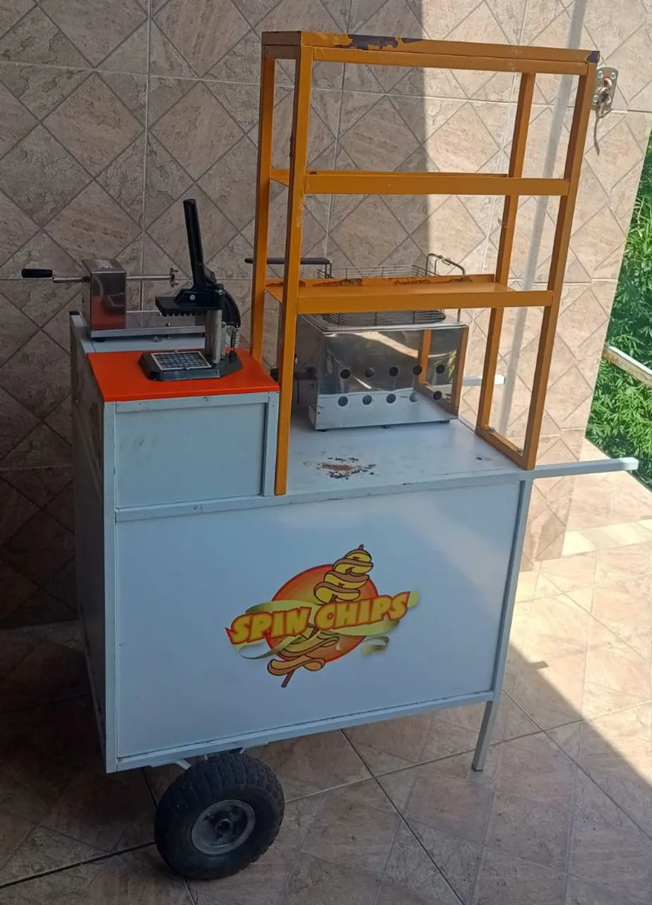 Carrinho de batata e fritura