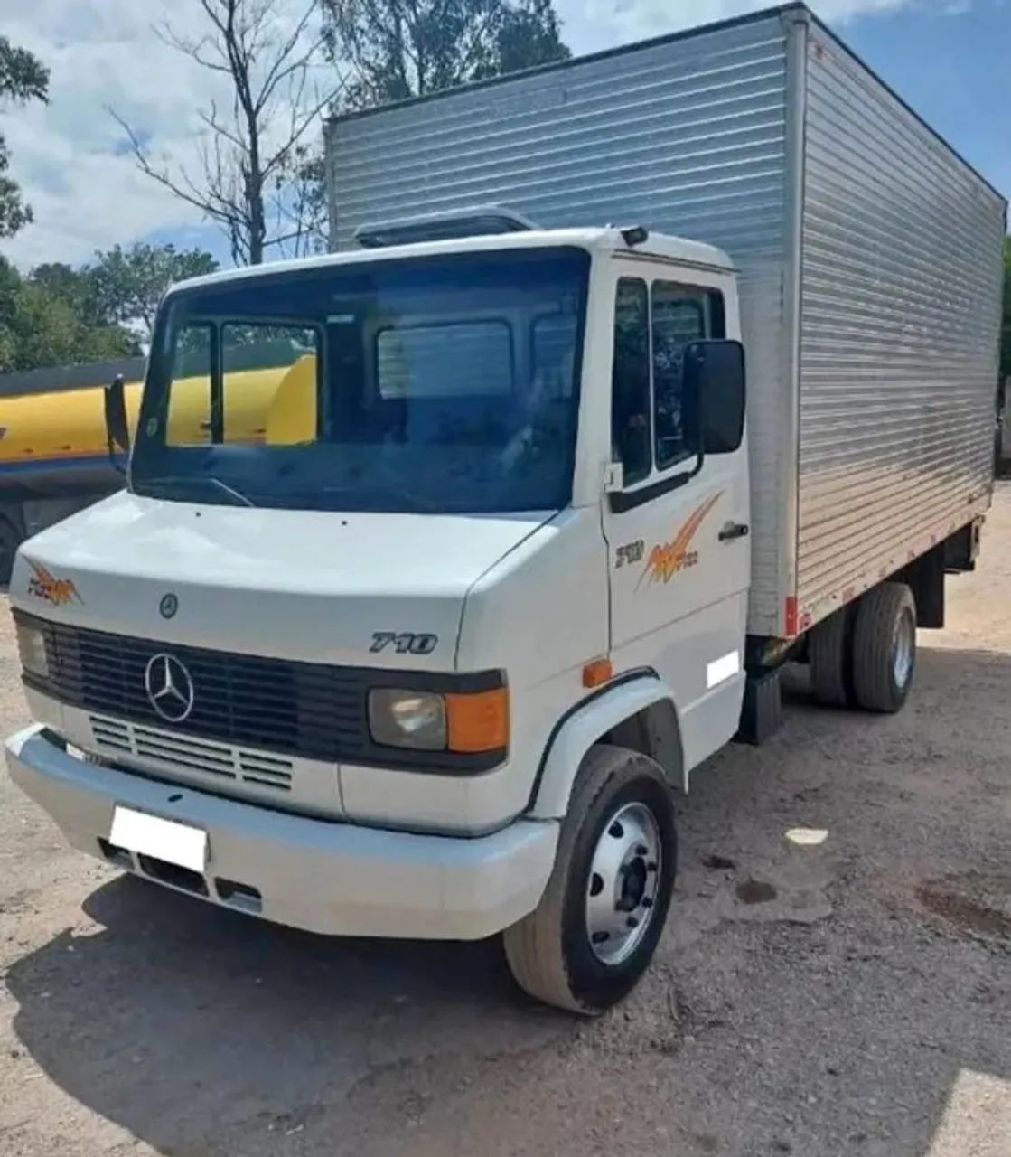 2005 Mercedes-Benz mb 710 bau/seco