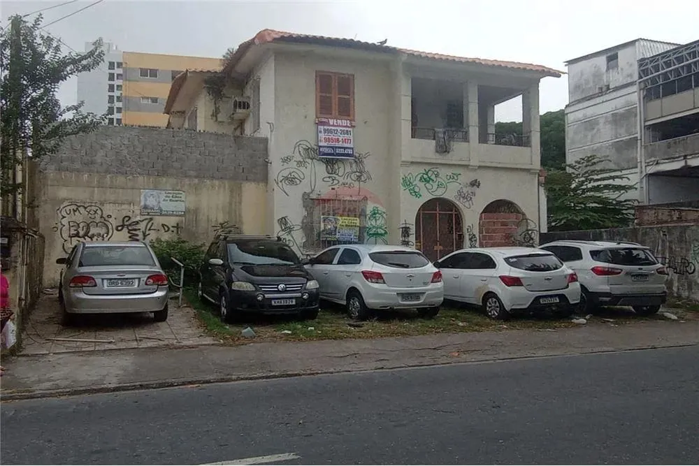 CASA NO BAIRRO DA ENCRUZILHADA, Residencial ou Comercial.