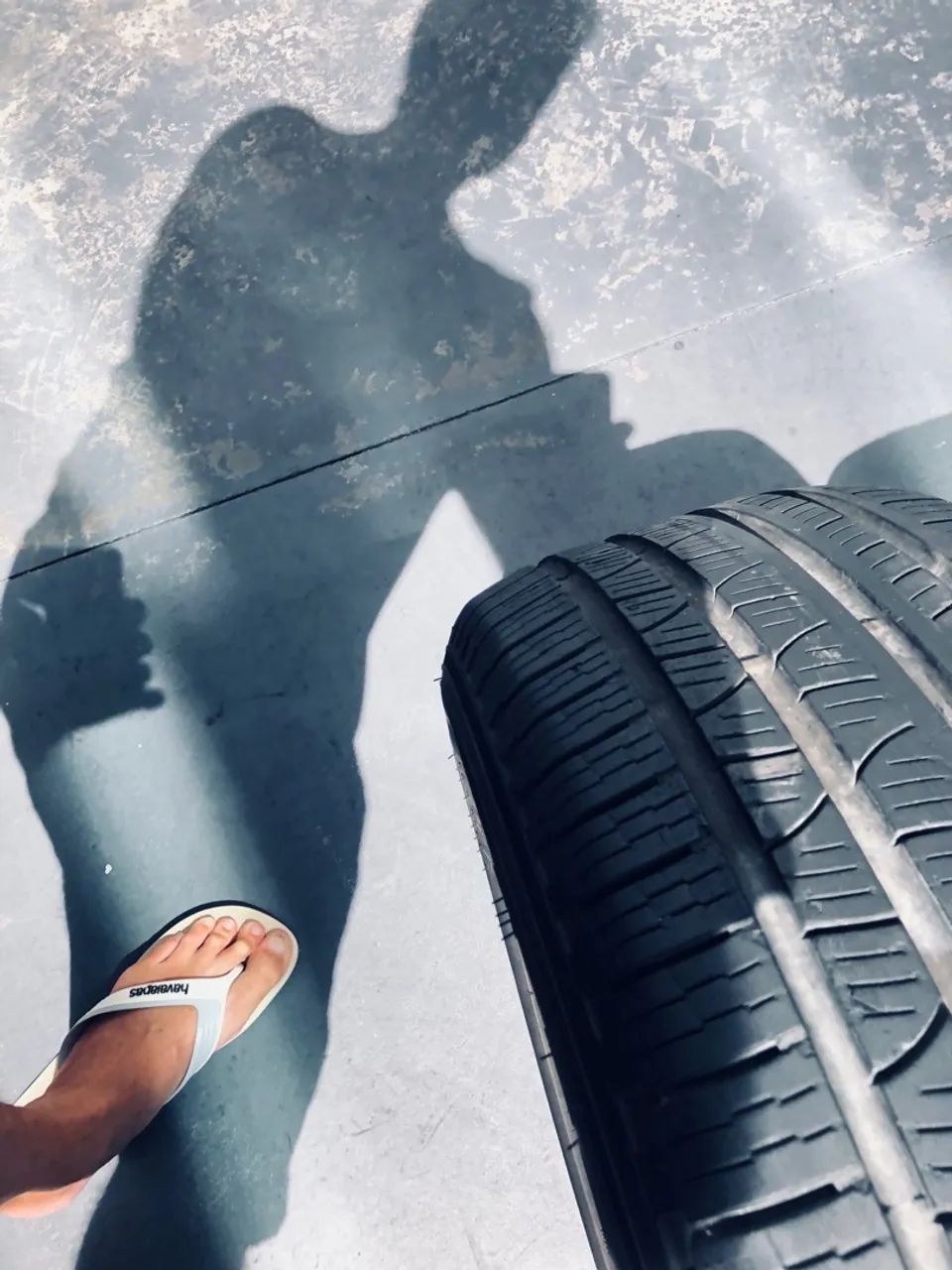 Pneu Pirelli 235/60/18 - Foto 2