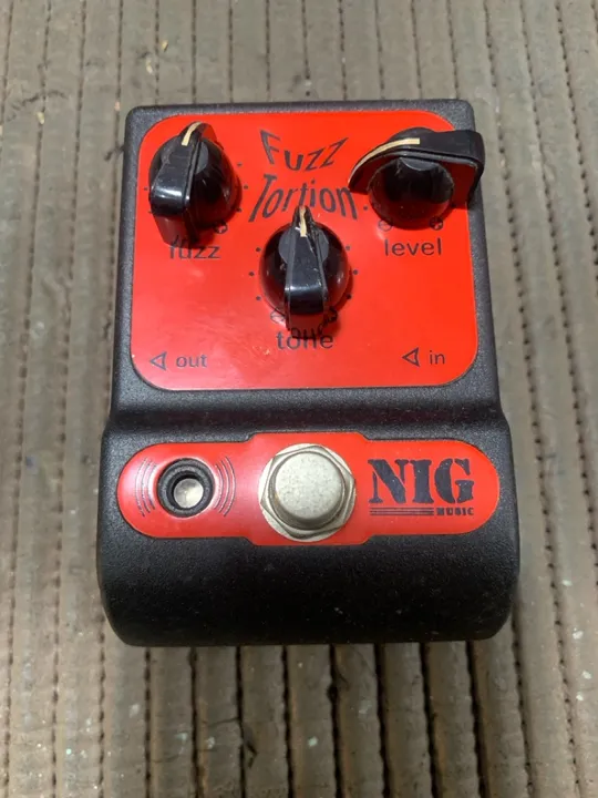 Pedal de Fuzz Tortion Nig Music