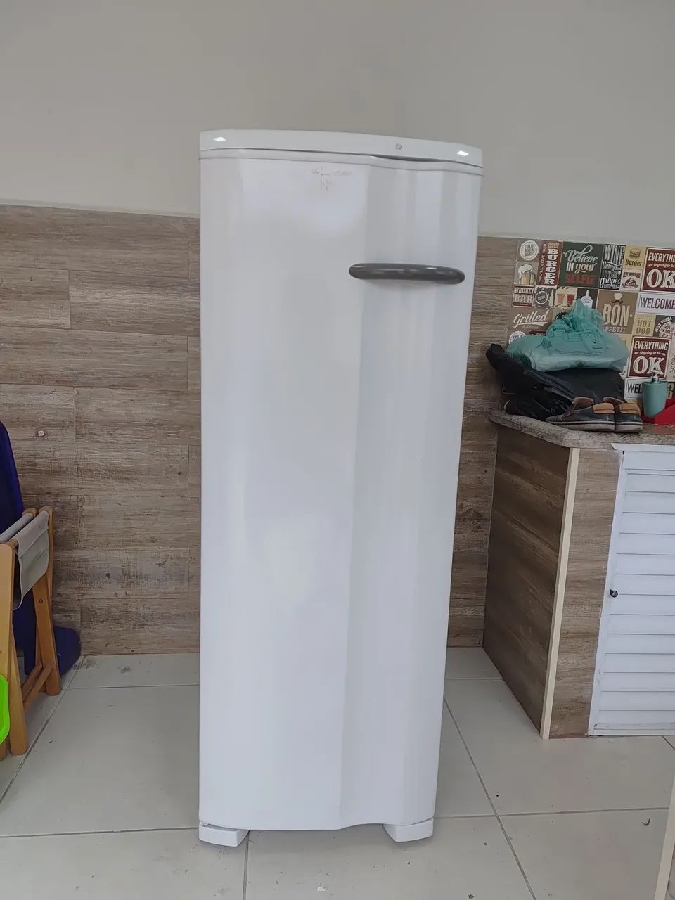 Geladeira Eletrolux 6 portas Vertical - Conservada! - Foto 2