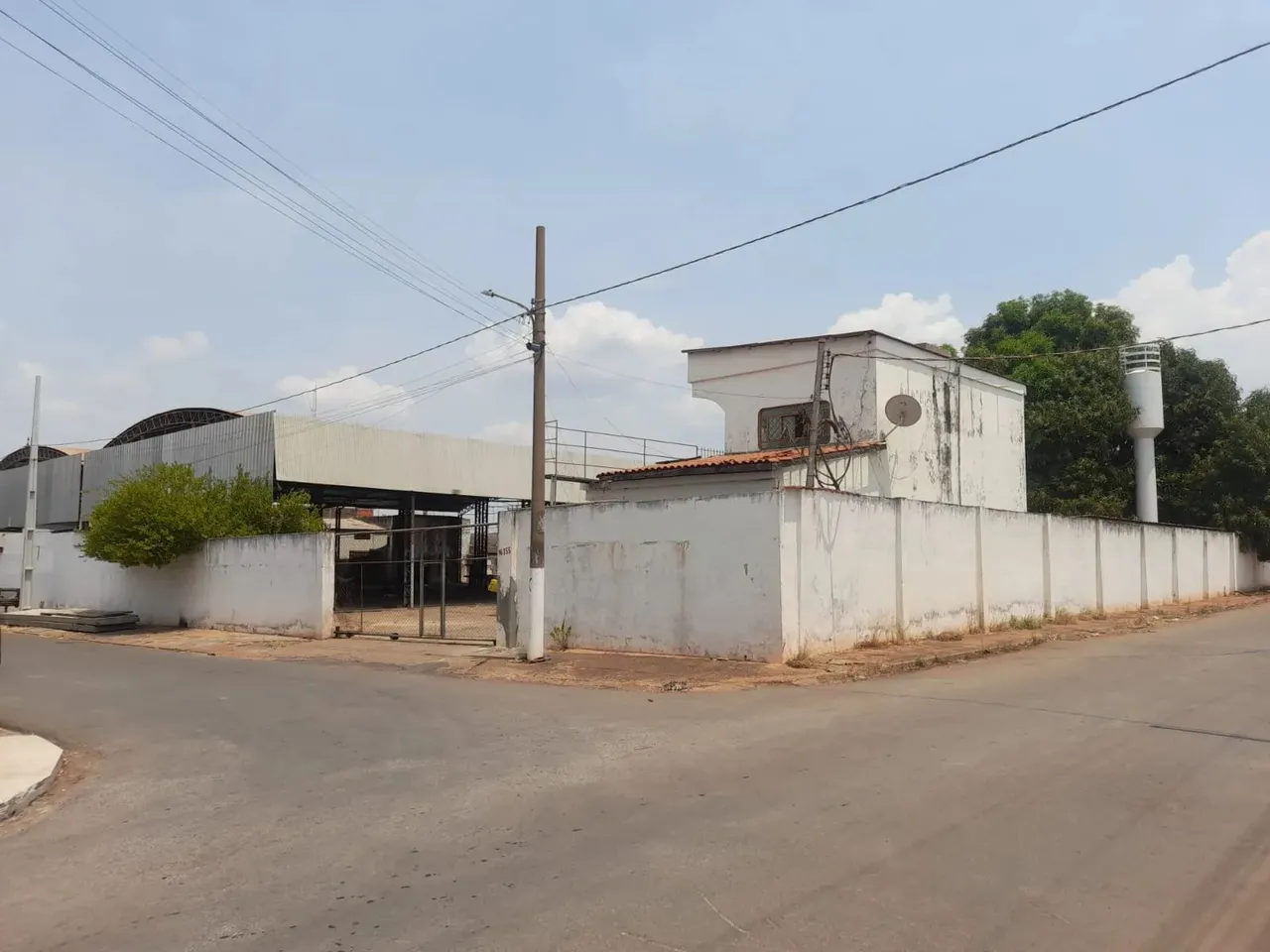 Excelente Barracão para locação com 4.500 metros quadrados em Várzea Grande - MT
