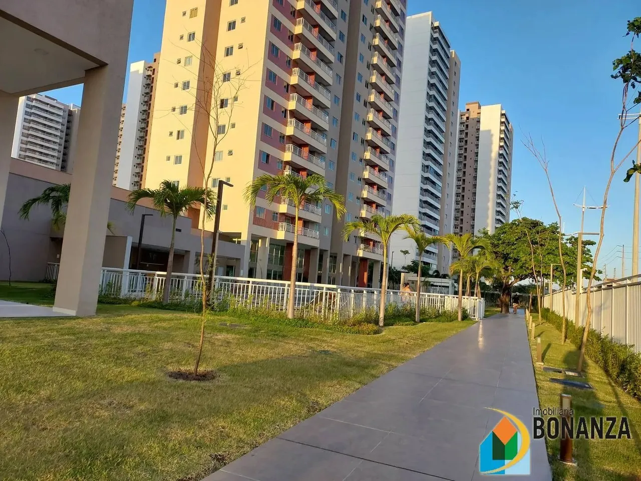 Apartamento com 2 Quartos para alugar no Bosque das Acácias