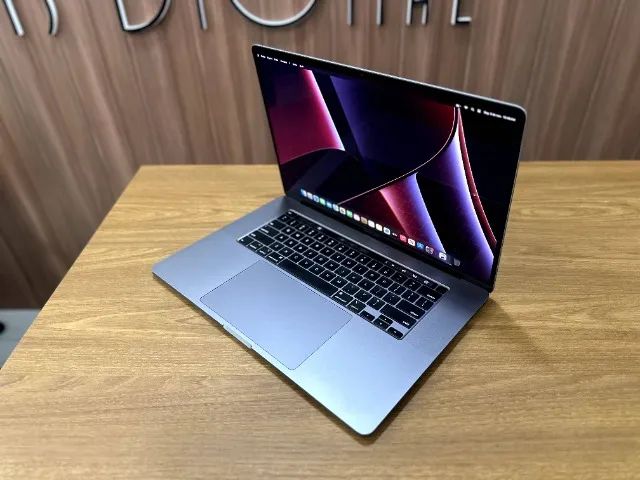 MACBOOK PRO, 32 GB RAM, 1TB SSD, 16 POLEGADAS, CORE i9, TOUCH BAR