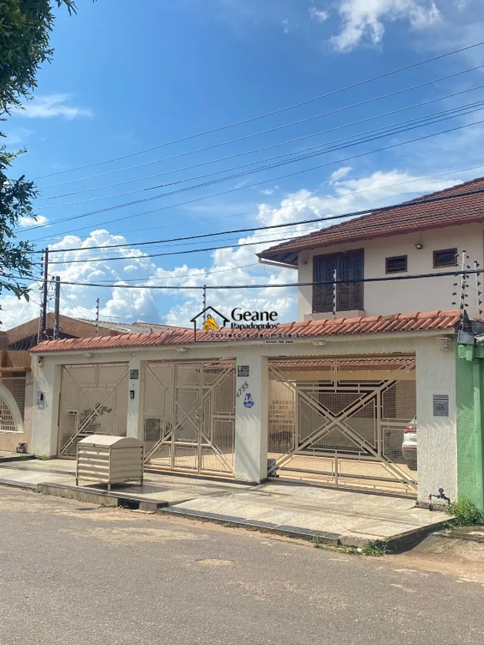 ALUGO CASA ATRAS DO SHOPPING