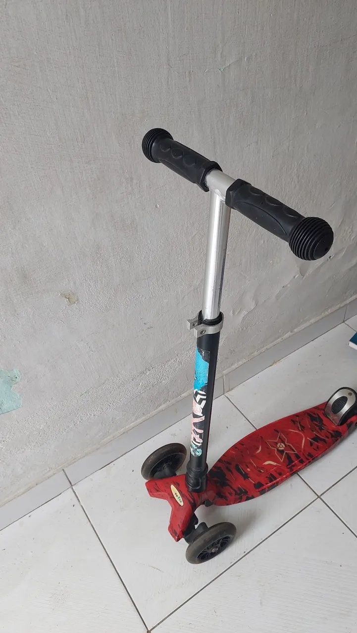 Patinete Infantil 3 Rodas: com luzes