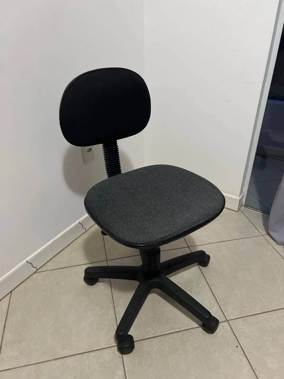 *Doação* Cadeira escritório simples