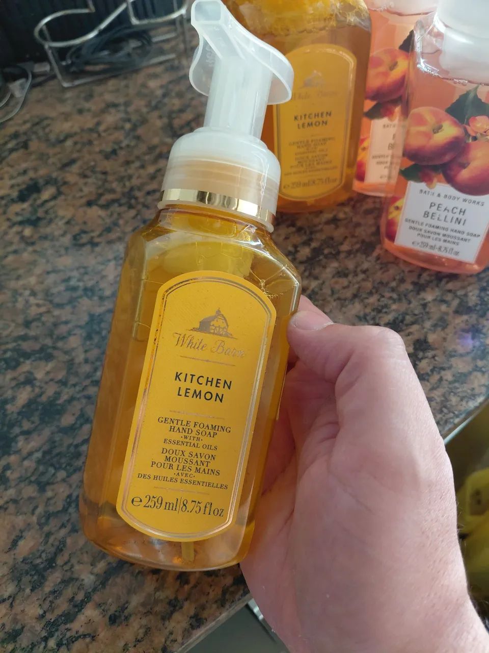 sabonete em espuma suave para as mãos Kitchen Lemon Bath & Body Works - Foto 3