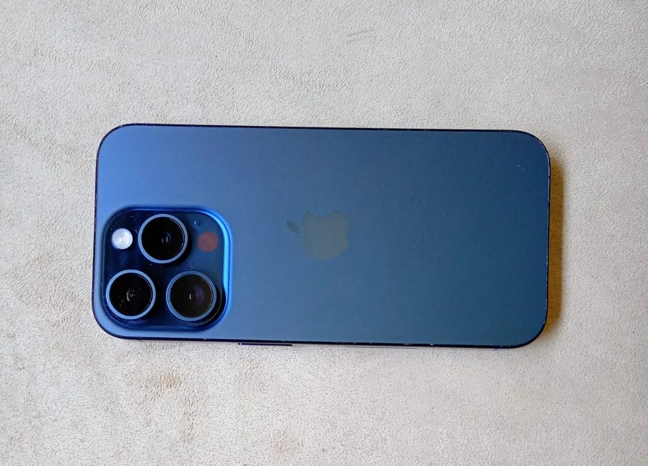 iPhone 15 PRO 256GB azul titanium - Celulares e Smartphones