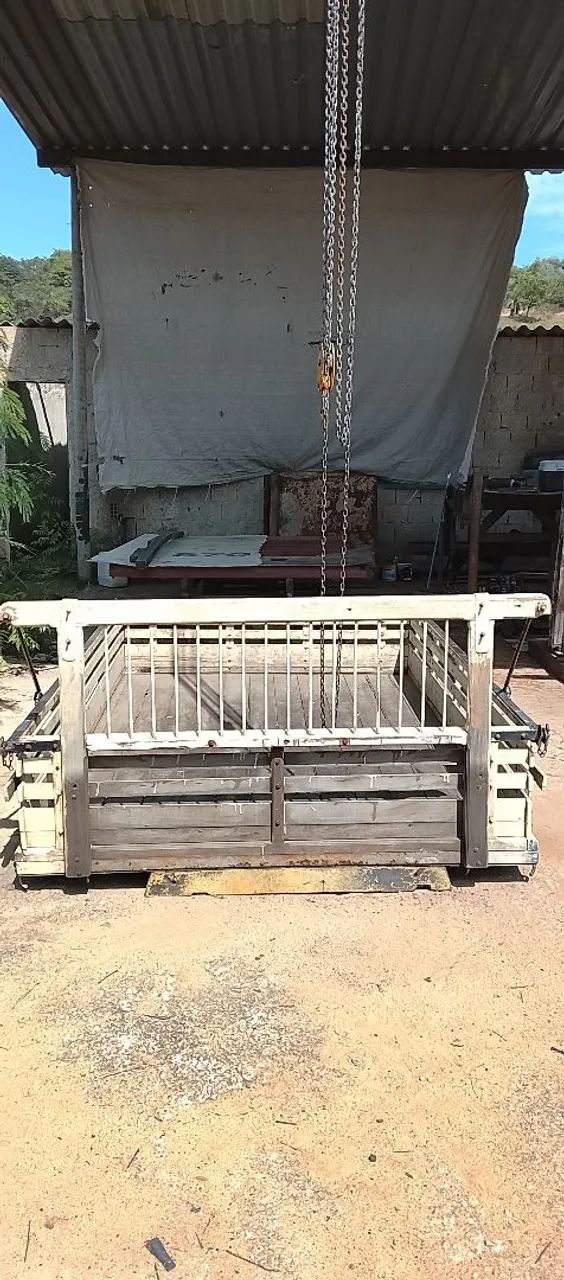 Comércio de baú e carrocerias, contato para vendas watzap *. aguinaldo