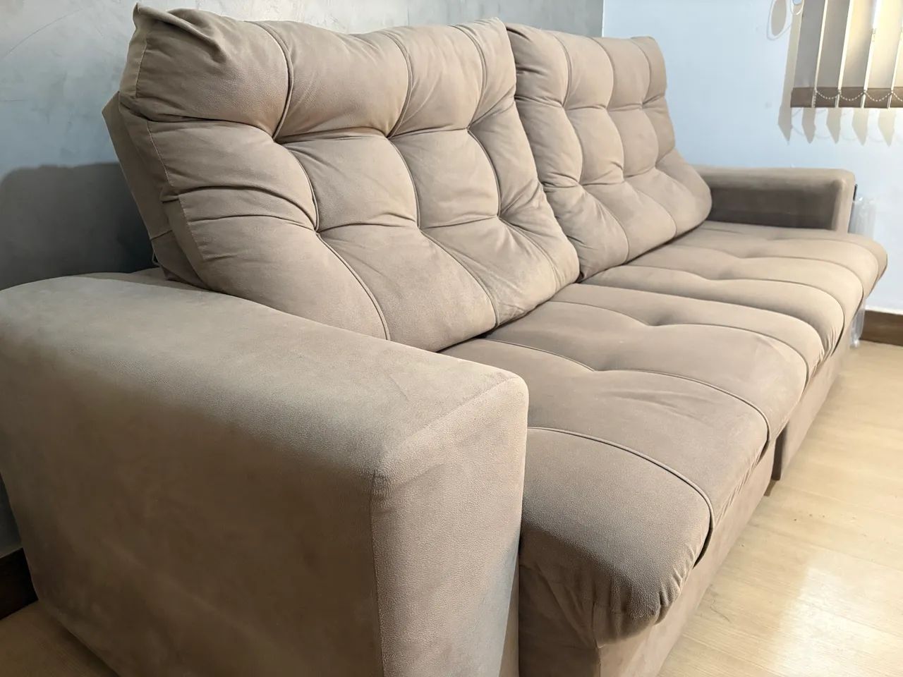 Sofá retrátil 2,20m - Suede - Super conservado!! - Foto 3