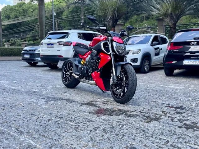 Ducati Diavel V4 2024 - Foto 4
