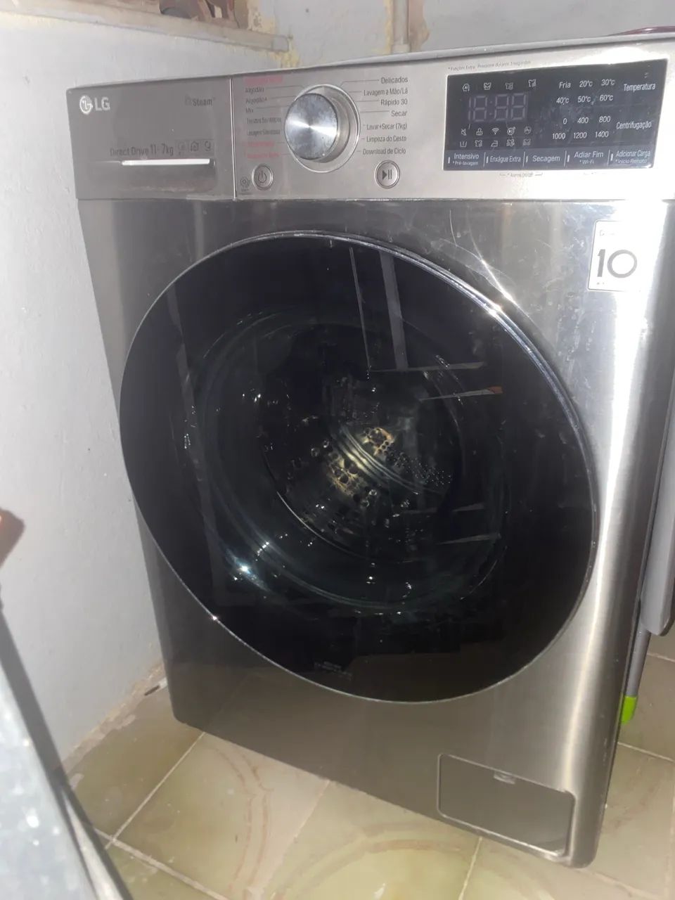 Lava e seca e ar condicionado 