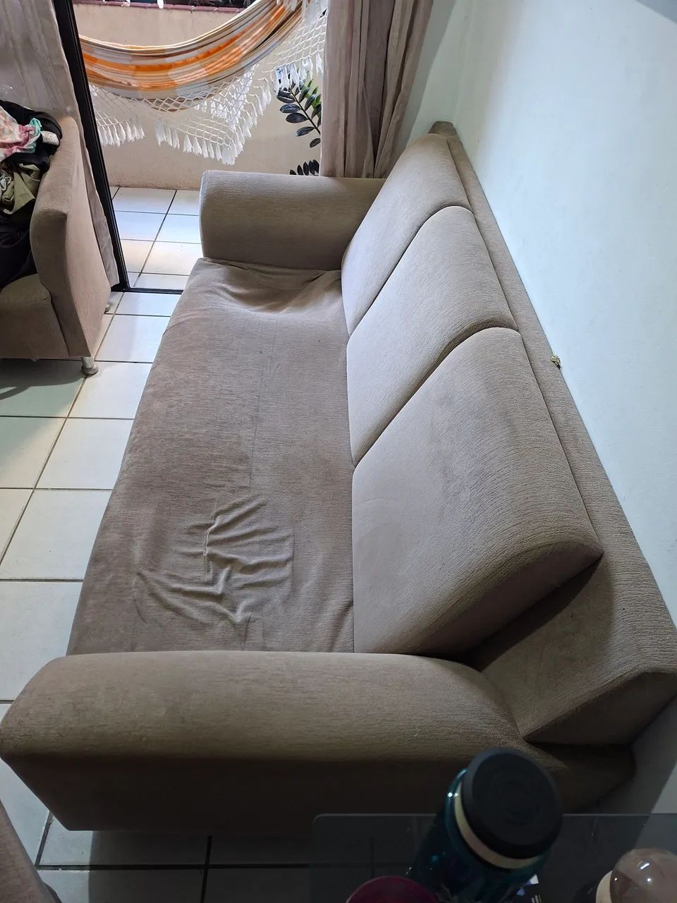 Vendo sofá de 3 lugares usado.