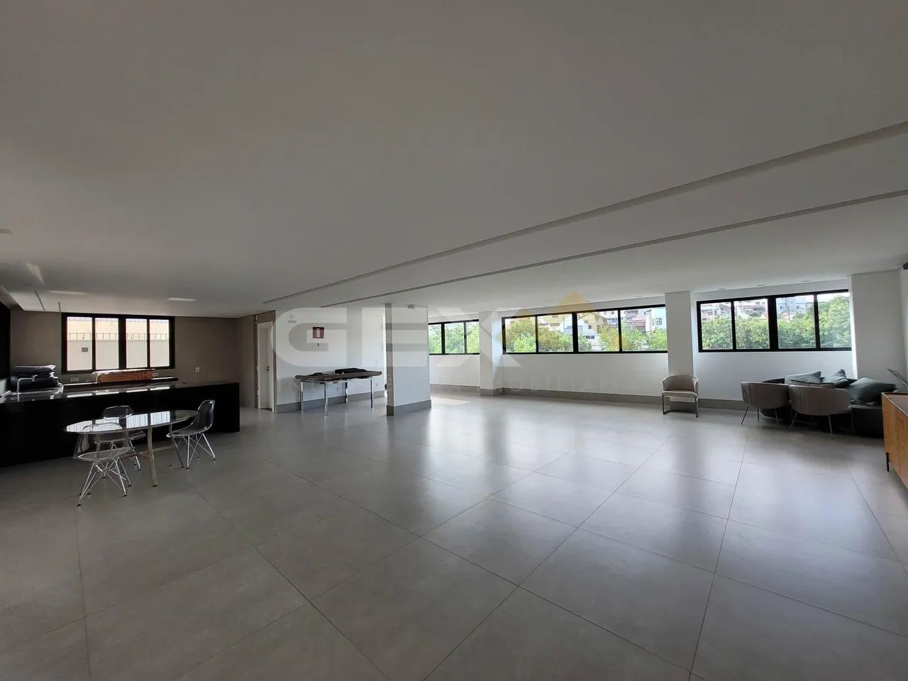 Apartamento à Venda com 04 Quartos no Bairro Sidil em Divinópolis MG.