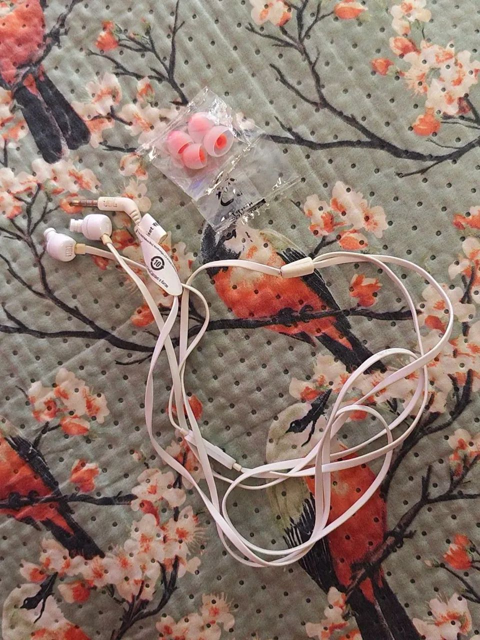 Fone JBL ENTRADA P2 ORIGINAL. USADO E FUNCIONANDO PERFEITAMENTE!