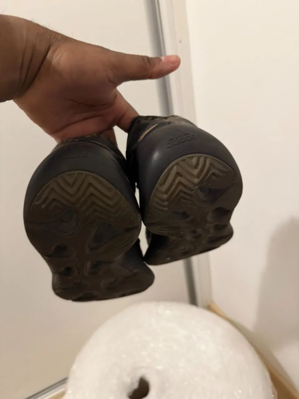 Tênis Yeezy 700 V3 Dark Glow - Foto 2