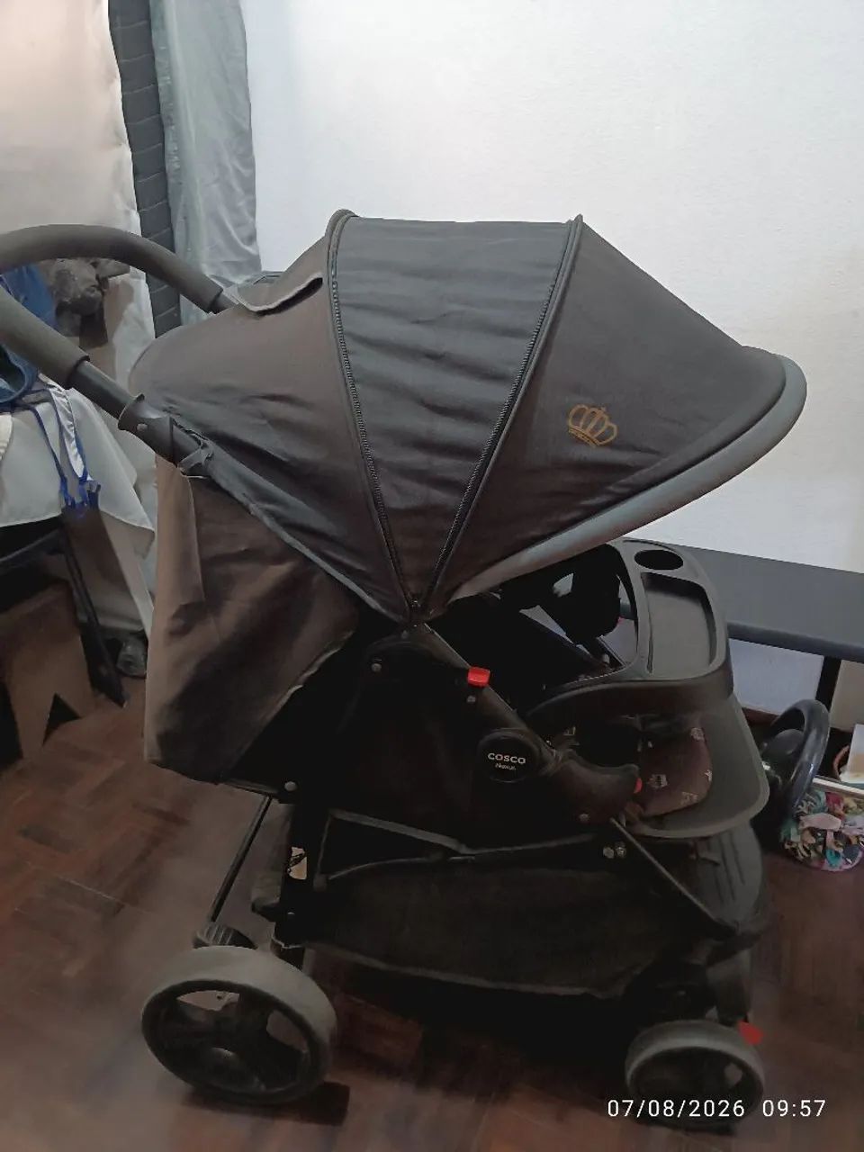 Carrinho de bebê com bebê conforto  - Foto 2