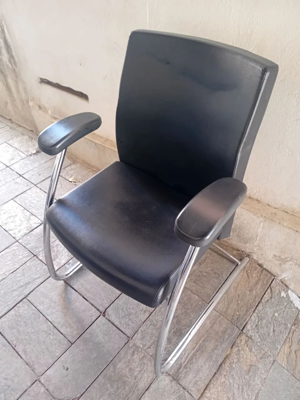 Poltronas estofadas em couro - Foto 2