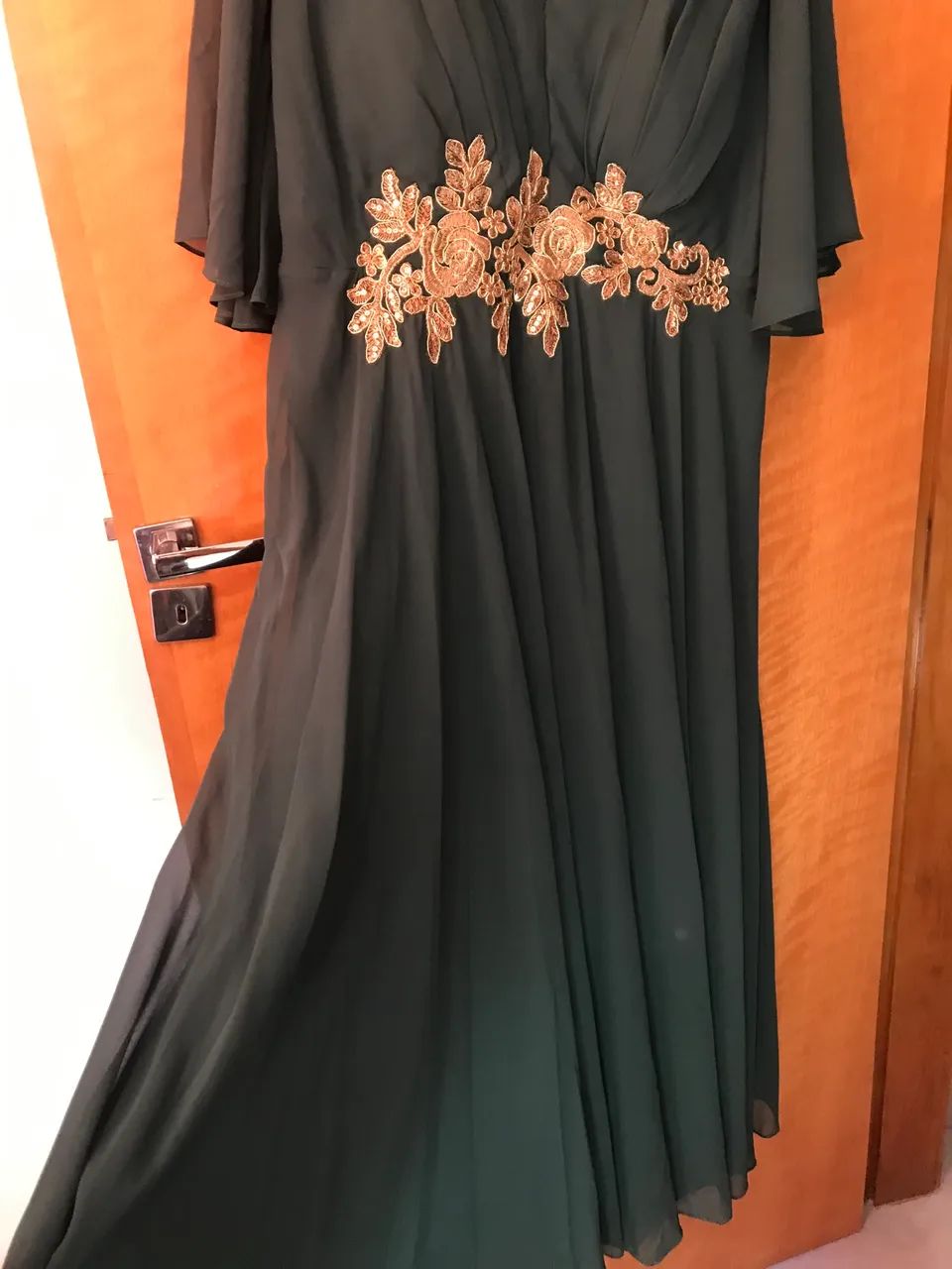 Vestido para madrinha drapeado verde com bojo - Foto 5