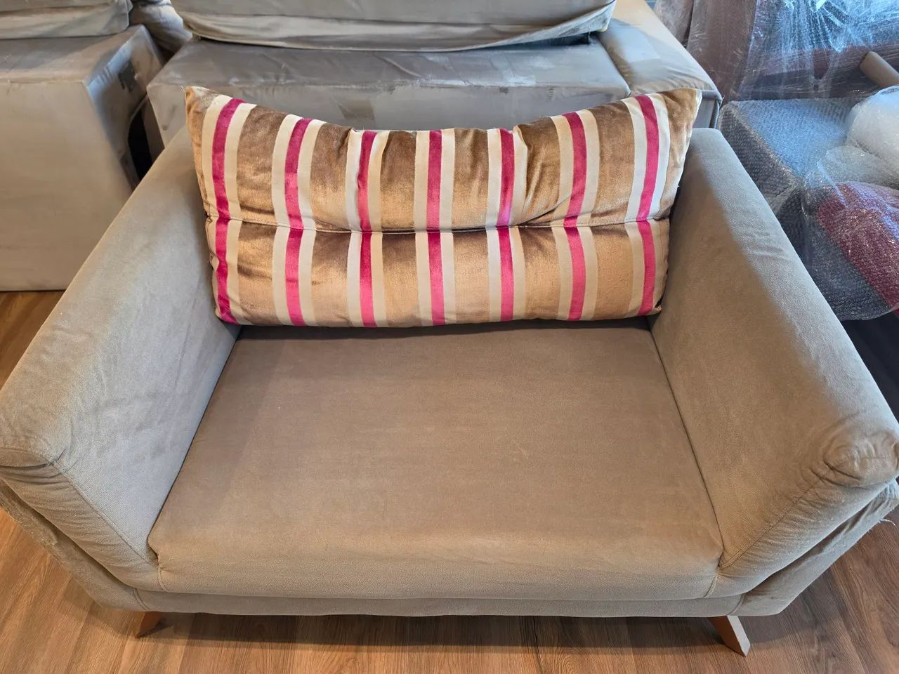 Poltrona Namoradeira Suede - Foto 3
