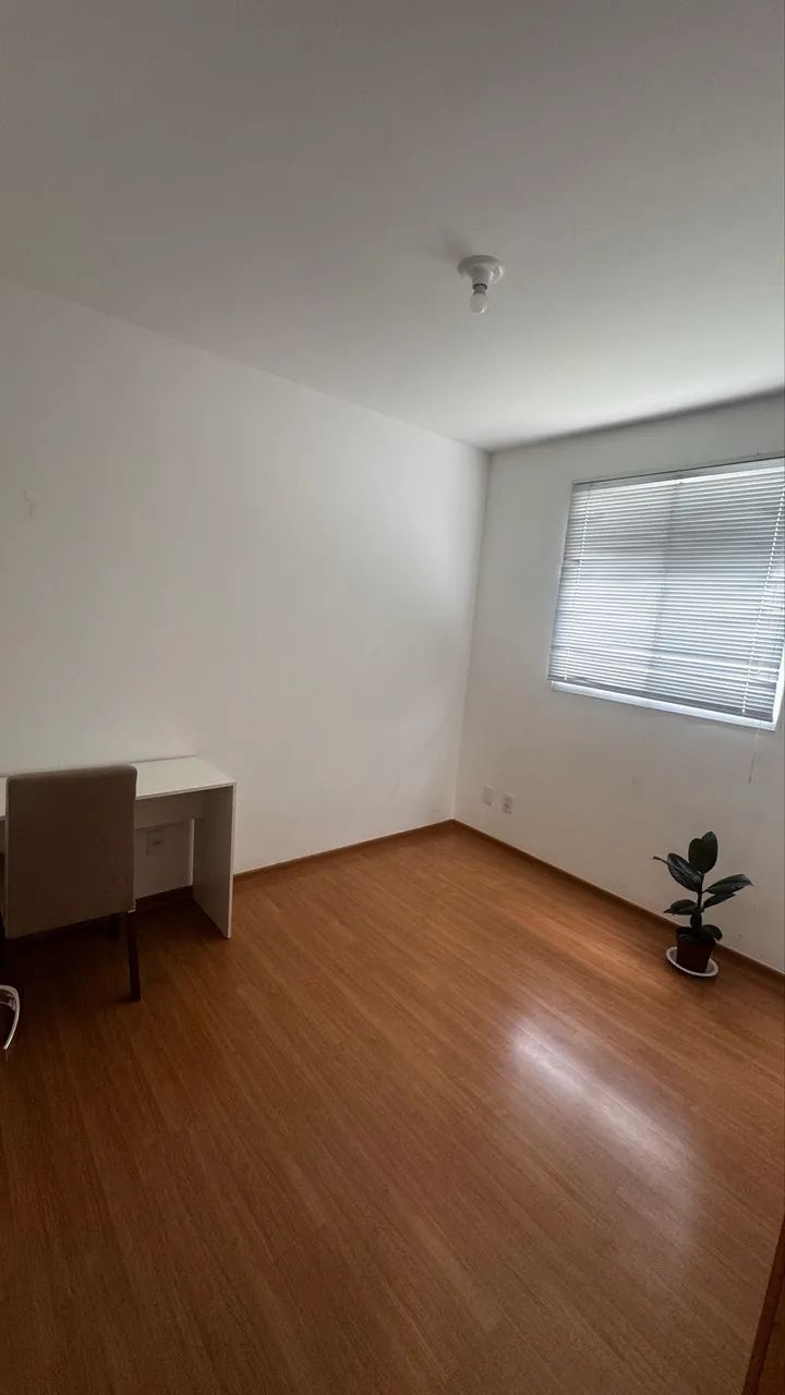 Aluguel de quarto para mulher