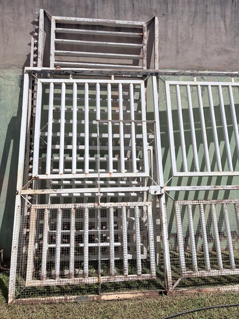 Portão de garagem e grades para muro - Foto 3