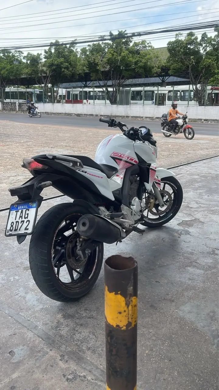 CB Twister 2022, no ponto de transferir.  - Foto 2