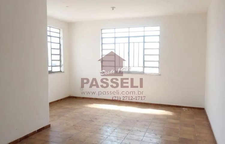 Sobrado Rocha São Gonçalo RJ com 3 Quartos