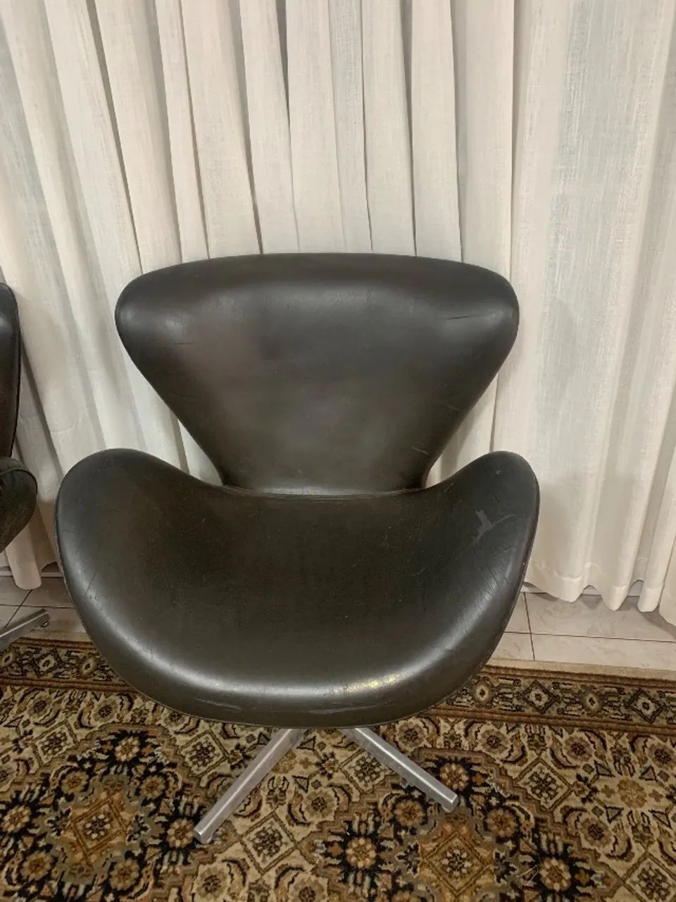Par de Poltronas Estilo Swan - Design Atemporal e Estrutura Premium - Foto 2