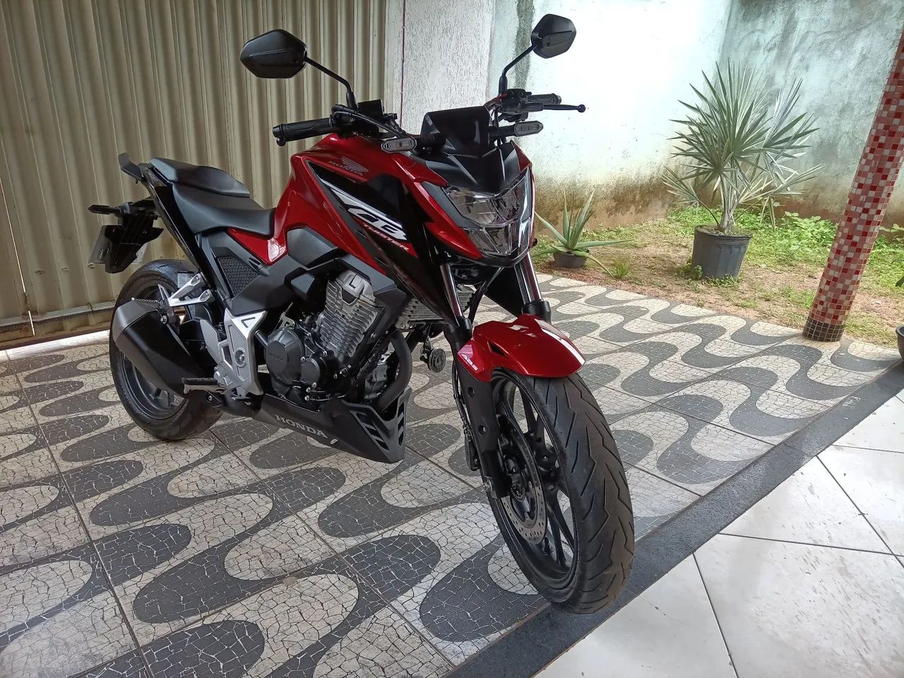 CB 300f