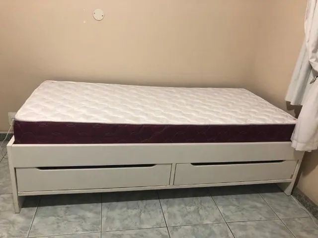 Cama de solteiro em MDF branco da Tok Stok- Usada  - Foto 3