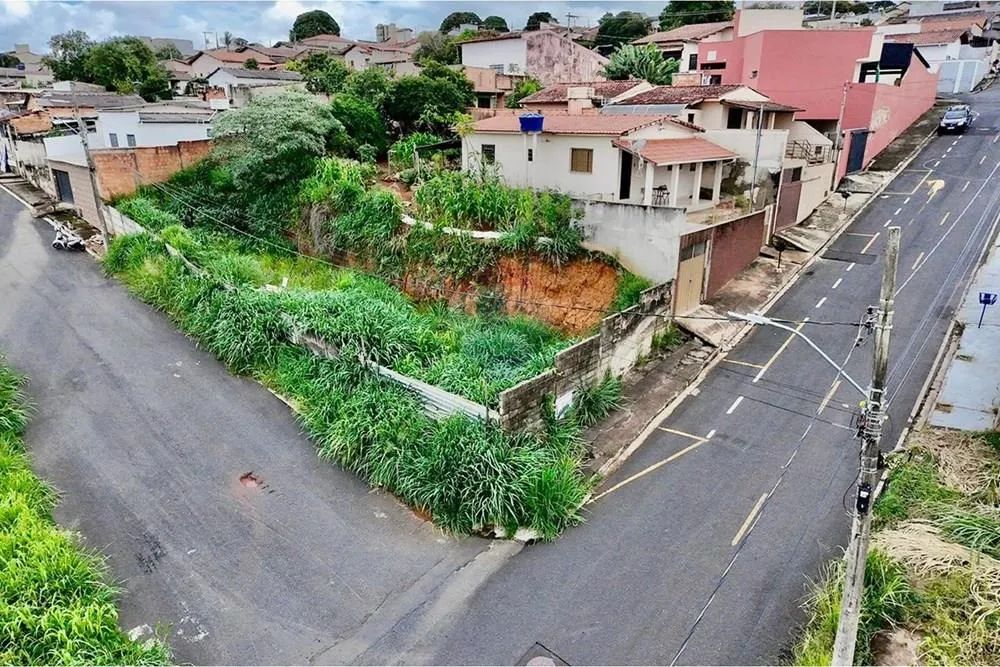 Terreno 300m² Araxá: Invista com Qualidade! - Foto 4