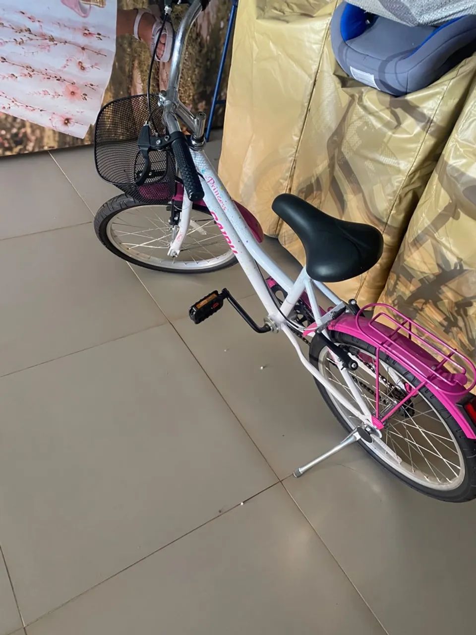 Vende se uma bicicleta 
