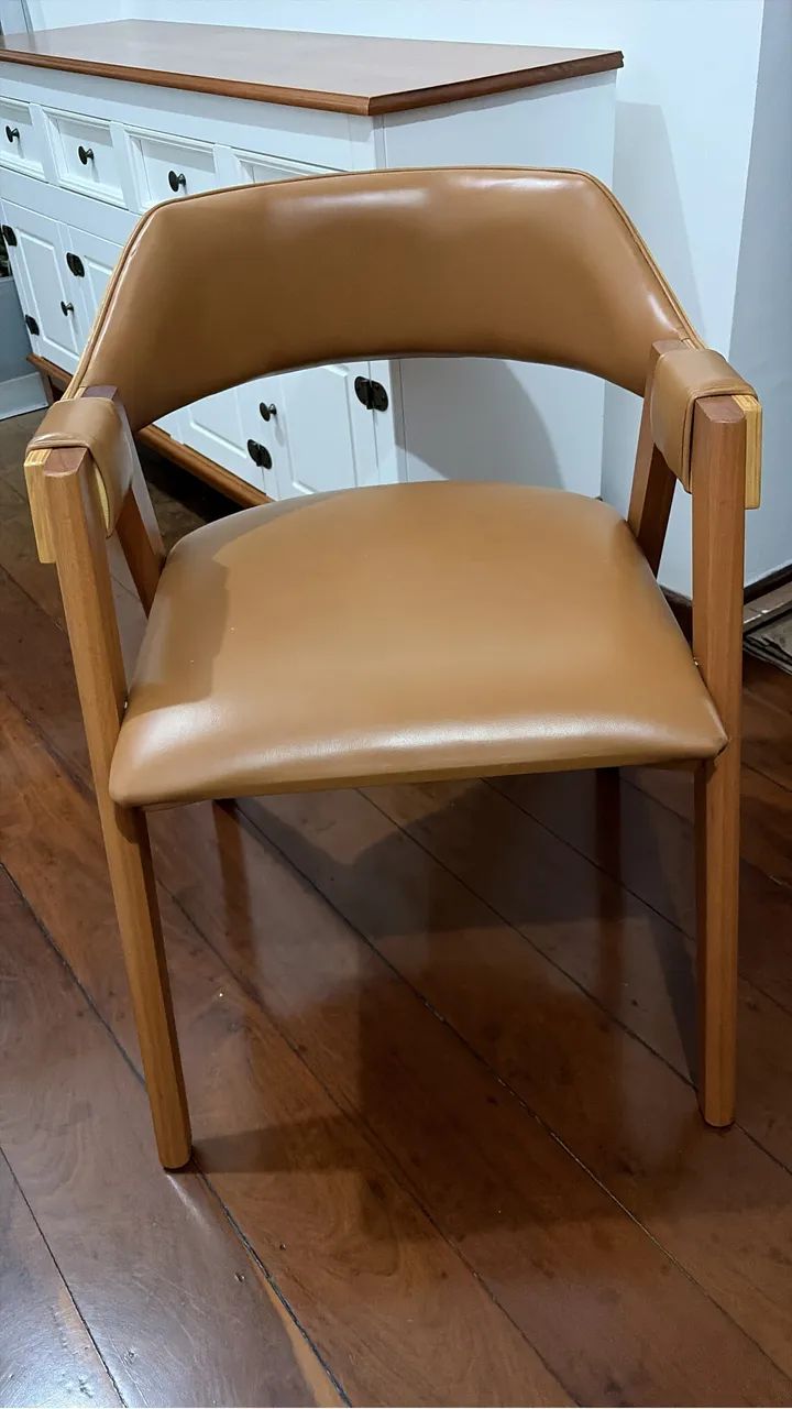 Oportunidade!!! Mesa de jantar retangular maciça + 6 cadeiras - Foto 2