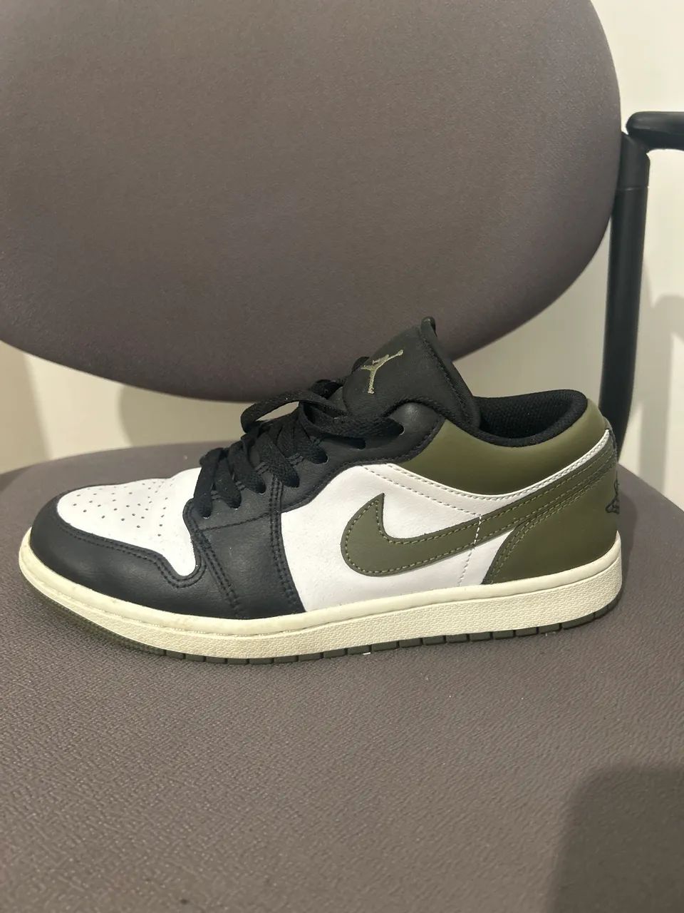 TÊNIS AIR JORDAN 1 LOW - PRETO E VERDE - Foto 3