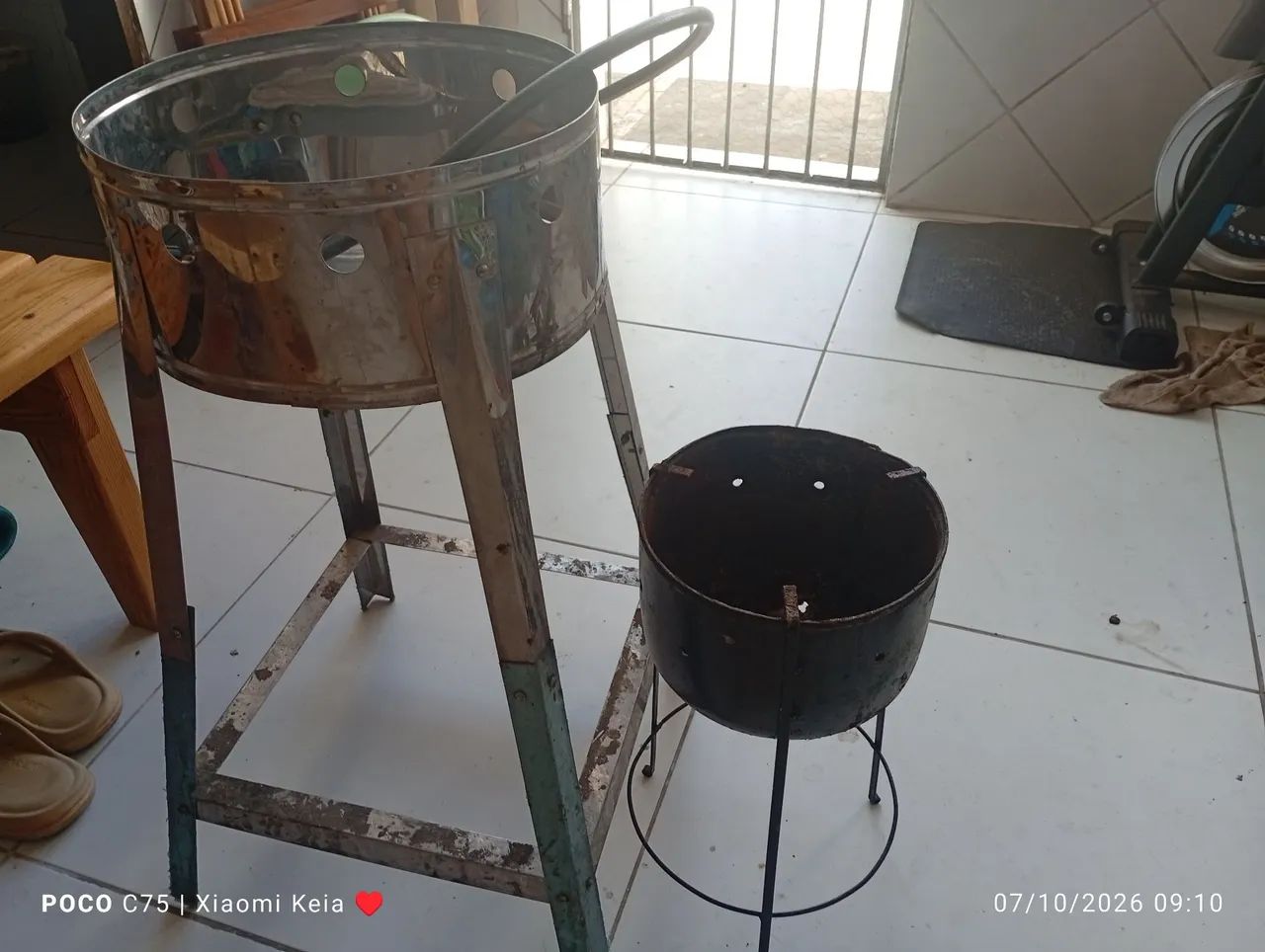 Fritadeira a Gás e Mini churrasqueira 160 reais  - Foto 5
