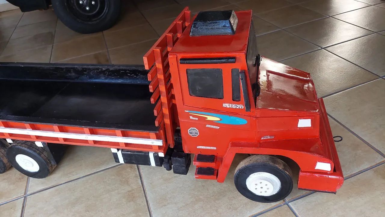 Caminhão de Brinquedo feito em Madeira - Foto 4