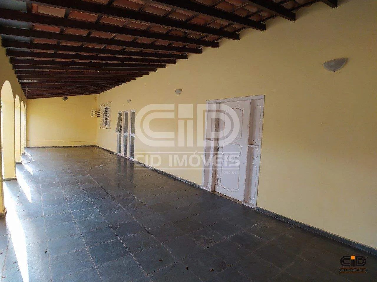 Casa com 5 Quartos e Piscina no Jardim das Américas - Foto 3